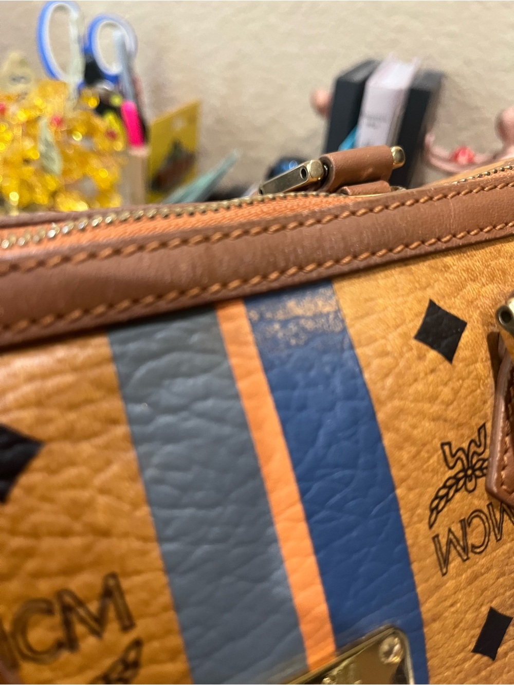 MCM COGNAC VISETOS BOSTON BAG a WITH DOG CHARM - Picture 6 of 15